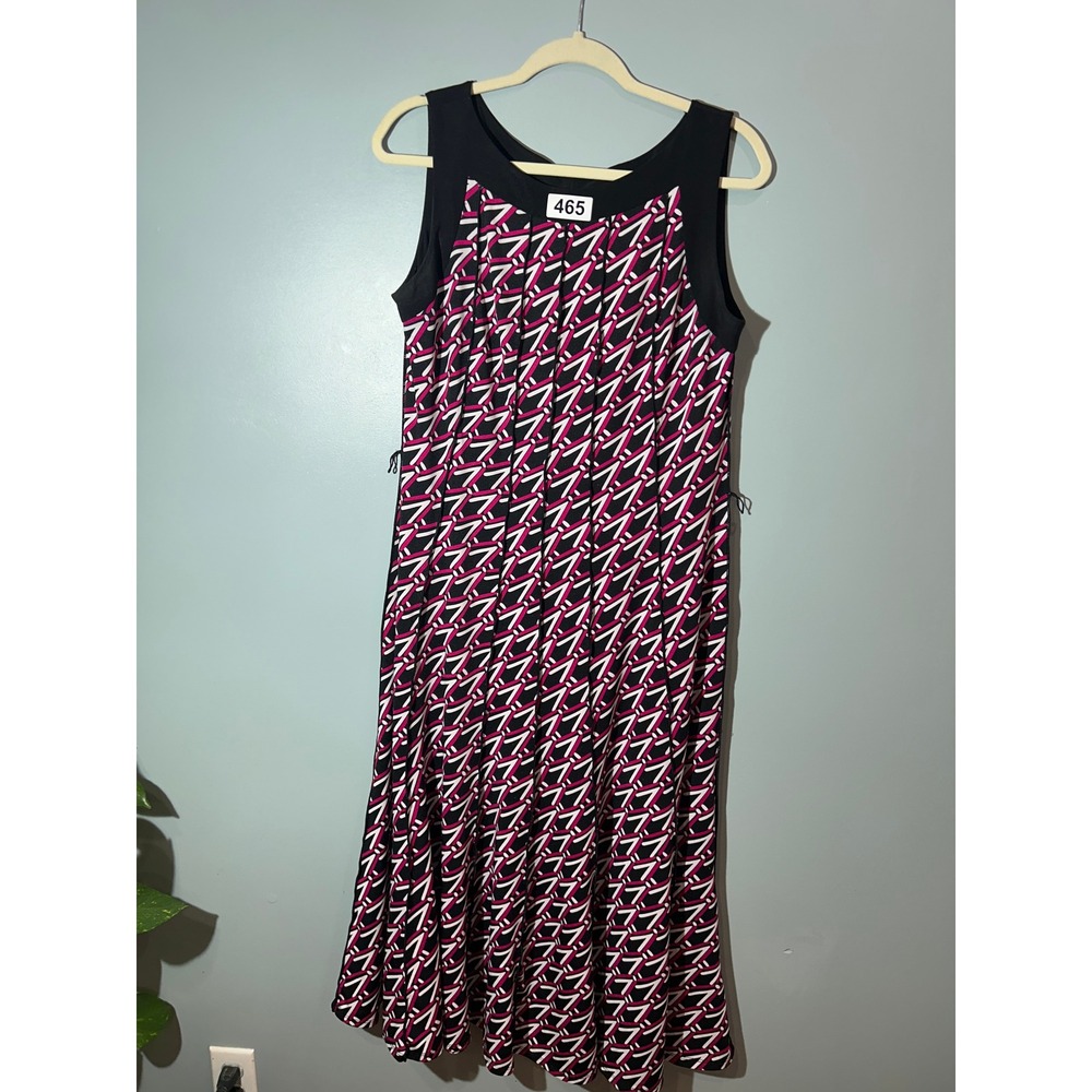 Sleeveless Geometric Chevron Print Midi Dress Magenta Black White Scoop Neck